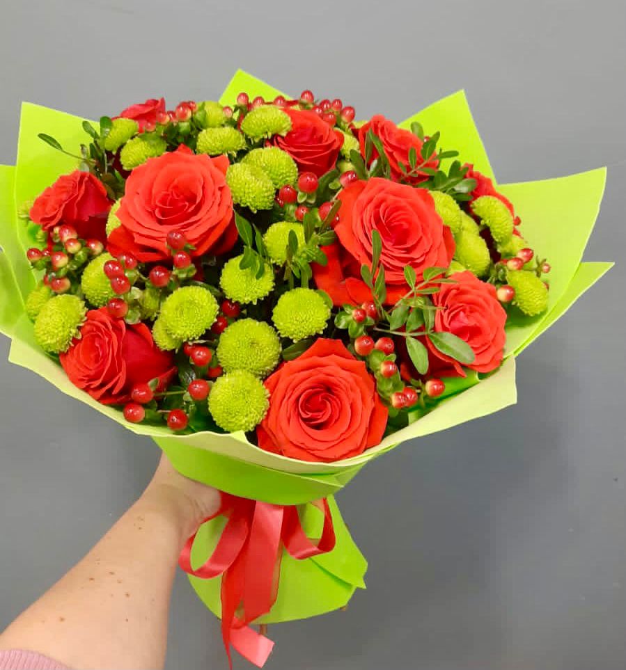 Букет цветов из: Хризантемы и Розы в Новый Рогачик