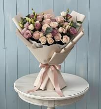 Букет цветов из:  Розы и Лизиантусы в Новый Рогачик
