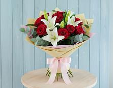 Букет цветов из:  Лилии и Розы в Новый Рогачик