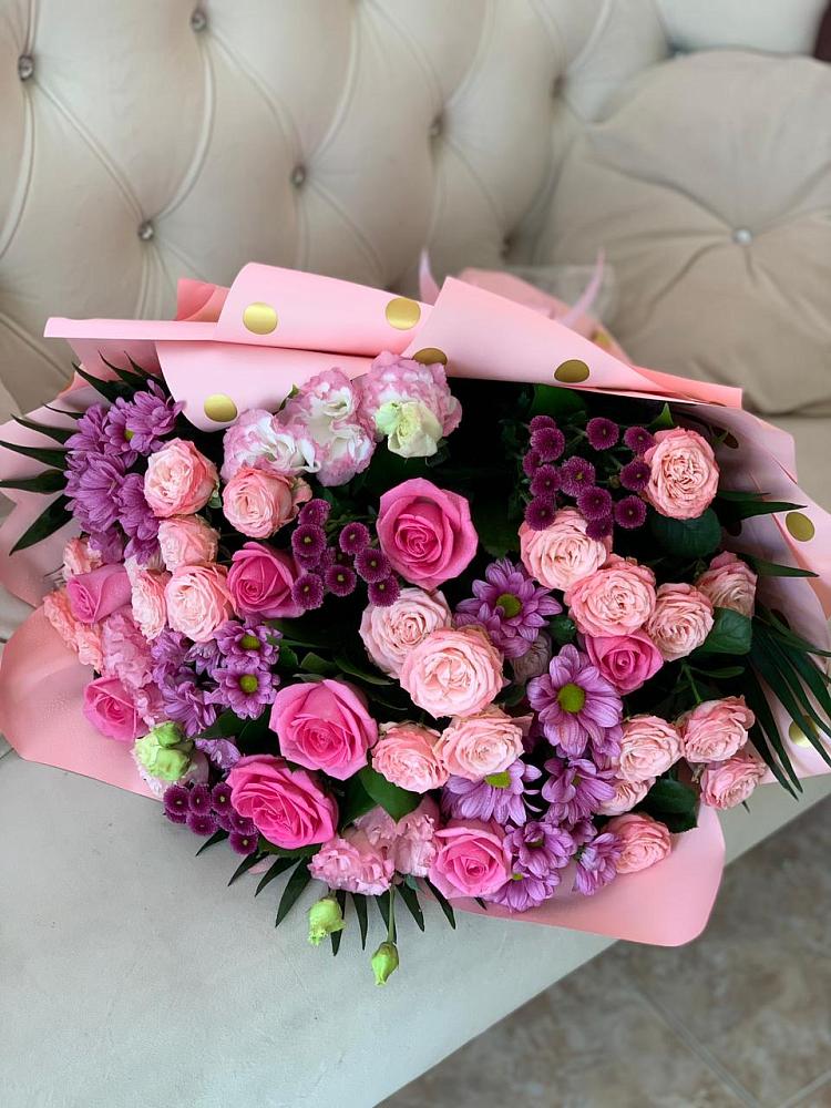 Букет цветов из: Хризантемы, Розы и Лизиантусы в Новый Рогачик