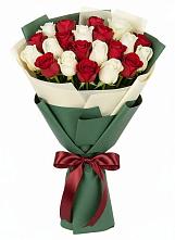 Букет Микс из красных и белых роз в Новый Рогачик