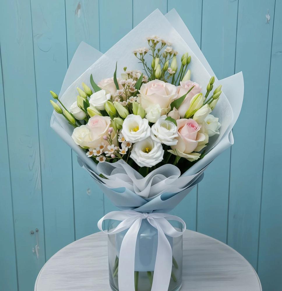 Букет цветов из: Розы и Лизиантусы в Новый Рогачик