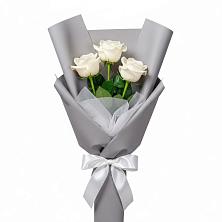 Букет 3 белые розы в Новый Рогачик
