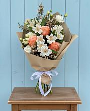 Букет цветов из:  Альстромерии, Лизиантусы, Розы и Хризантемы #REPLACE_PRED# Новый Рогачик