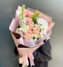 Букет цветов из:  Хризантемы и Розы в Новый Рогачик