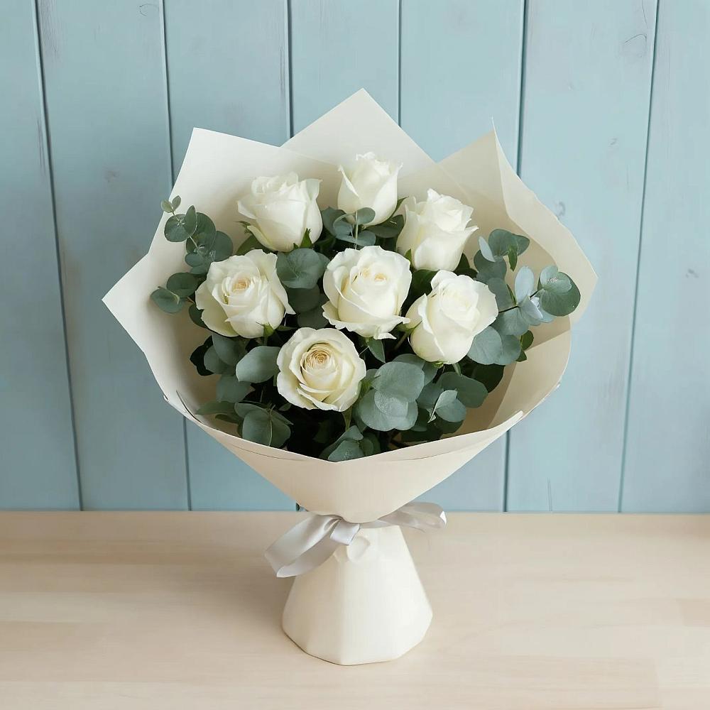 Букет Белые розы в Эвкалипте в Новый Рогачик