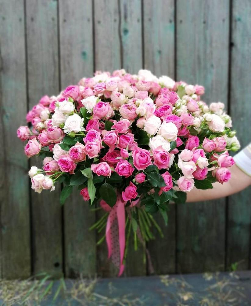 Букет Розовые кустовые розы Натали и Лав Лидия в Новый Рогачик