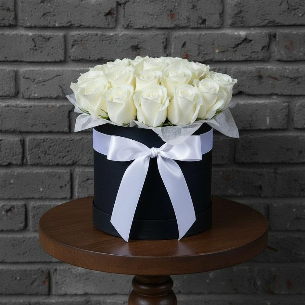 Цветочная композиция из Розы в шляпной коробке в Новый Рогачик