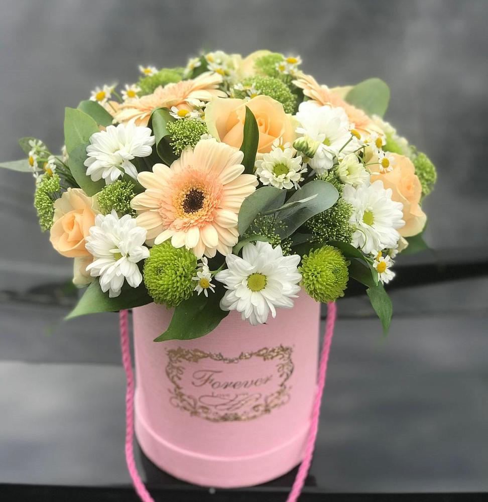 Цветочная композиция из Розы, Герберы и Хризантемы в шляпной коробке в Новый Рогачик