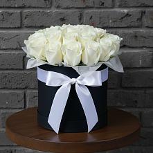 Цветочная композиция из Розы в шляпной коробке в Новый Рогачик